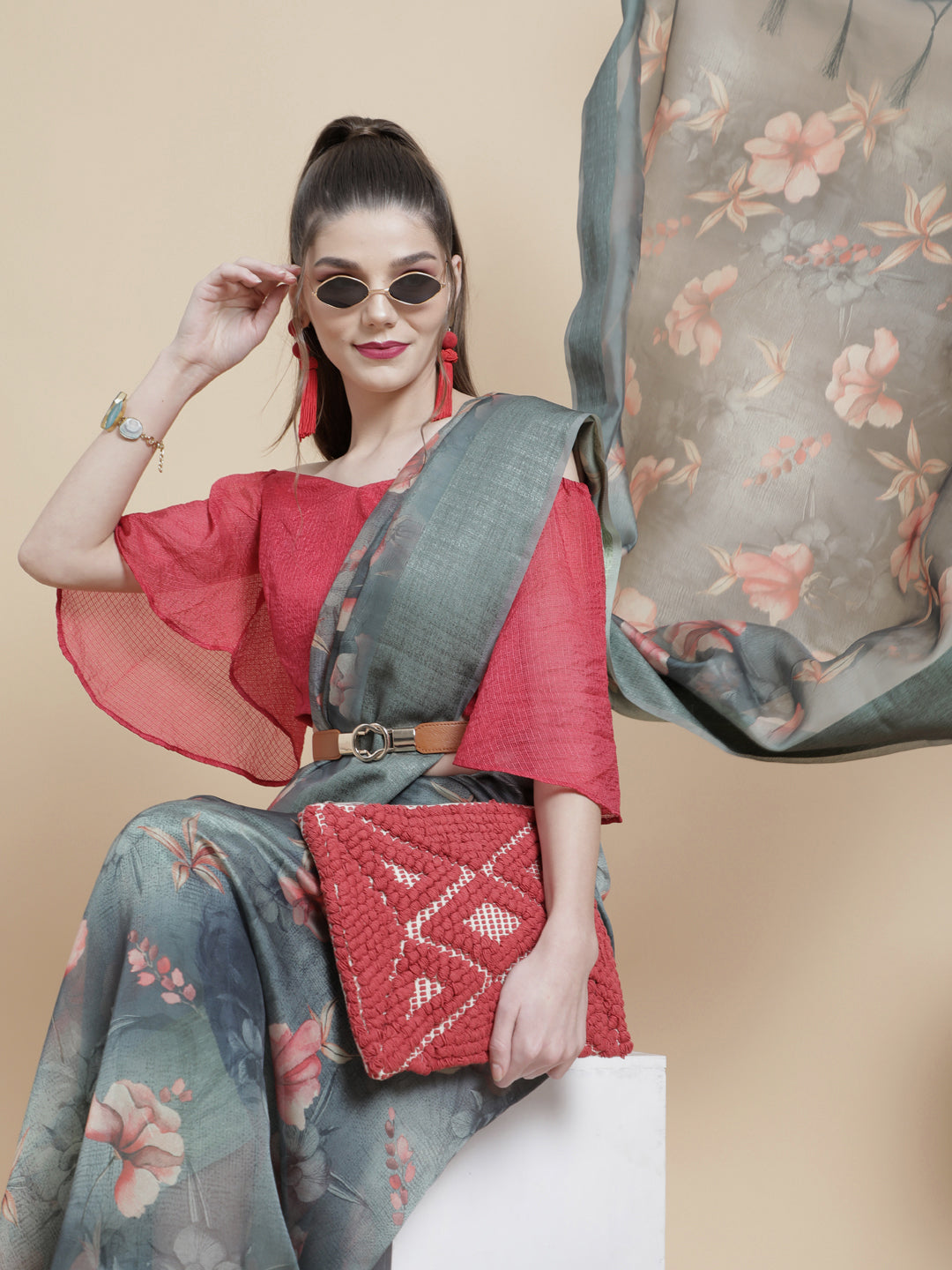 Green Floral Print Saree with Blouse Piece