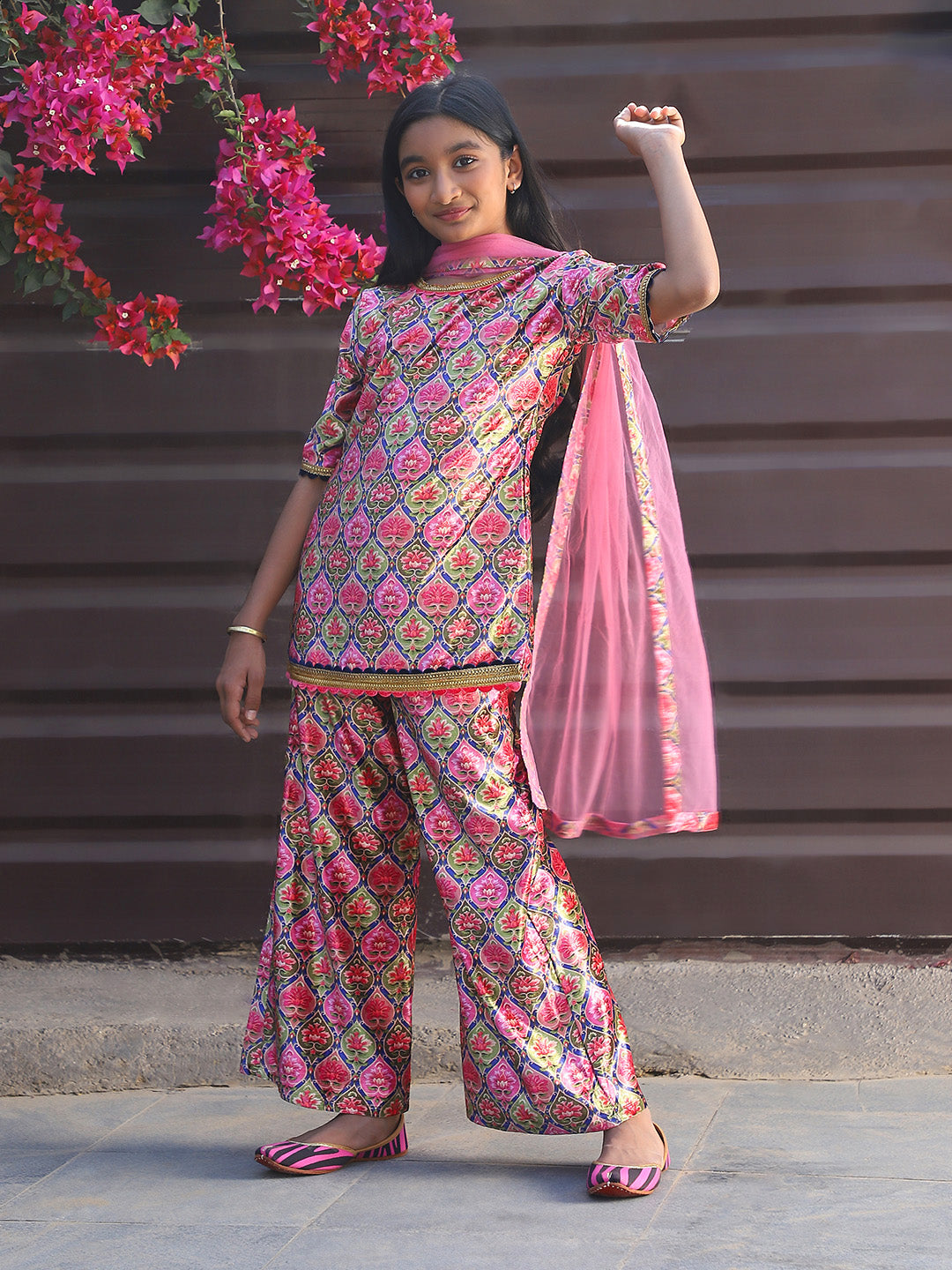 Pink Color velvet Kurta Set with Dupatta - Elganza