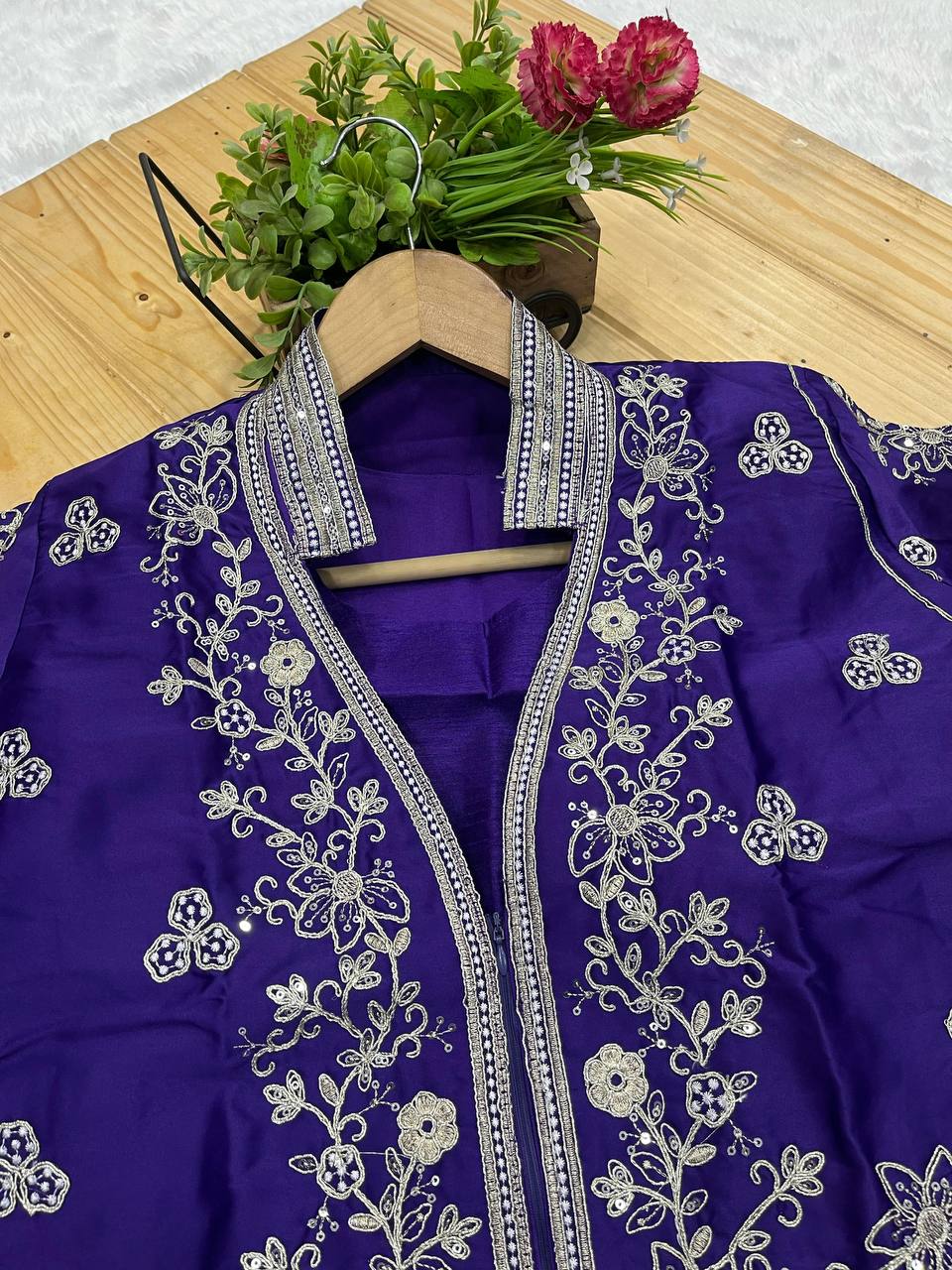 🛍️ Ready To Wear Saree with Blouse & Designer Shrug Set