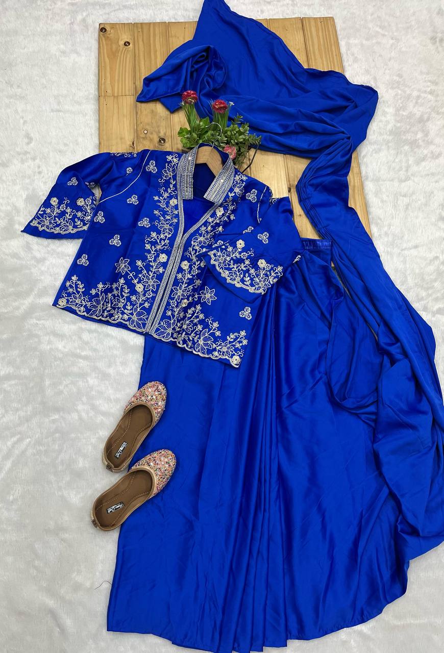 🛍️ Ready To Wear Saree with Blouse & Designer Shrug Set