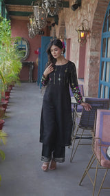 Elegant Black Floral Embroidered Straight Kurta